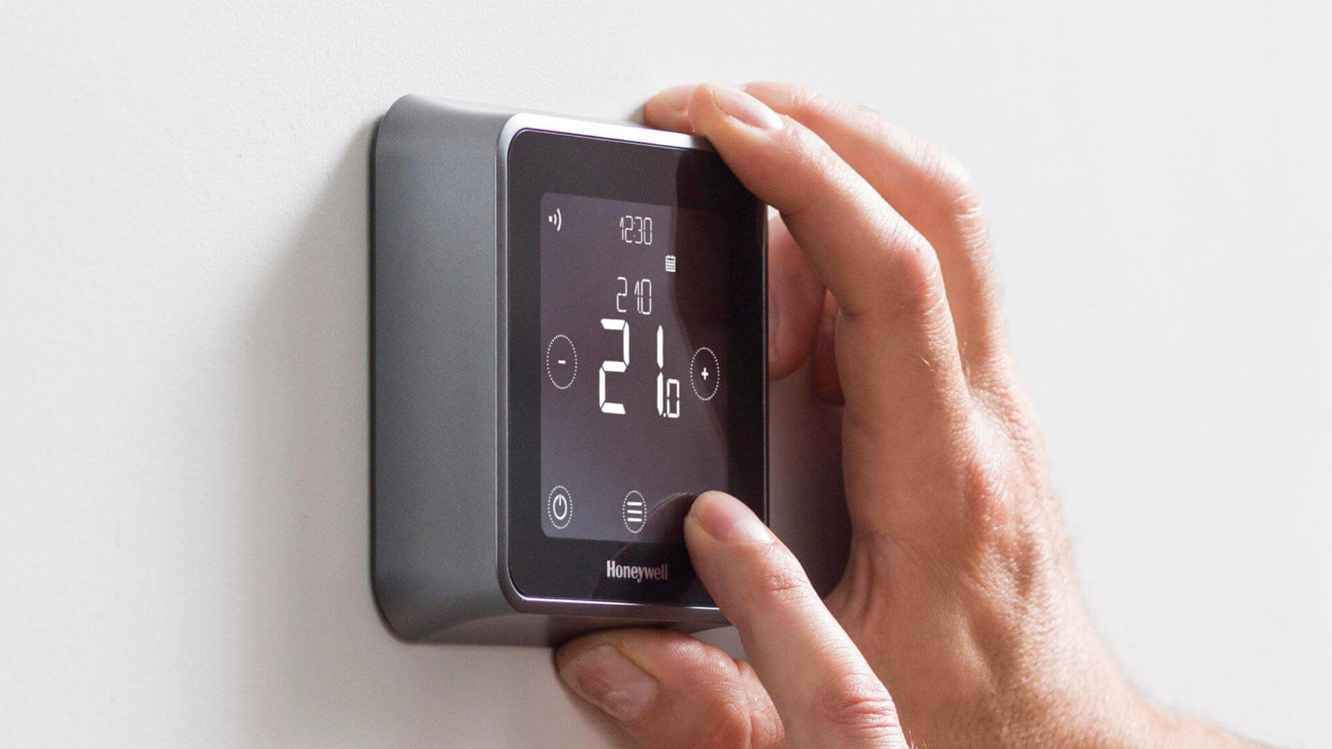 Smart thermostat installation: step-by-step guide | Resideo UK